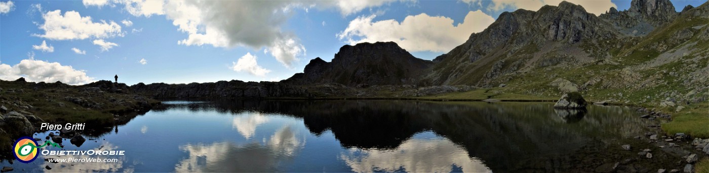 28 Lago di  Ponteranica sup. (2115 m) con da sx Triomen, Quota 2309, Valletto.jpg